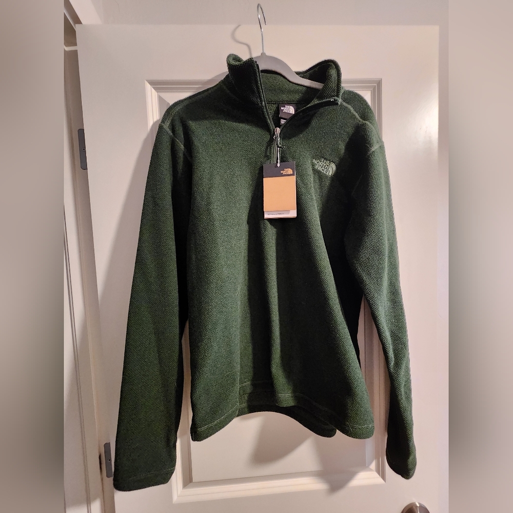 The North Face Men's Green Half-Zip Fleece Pullover